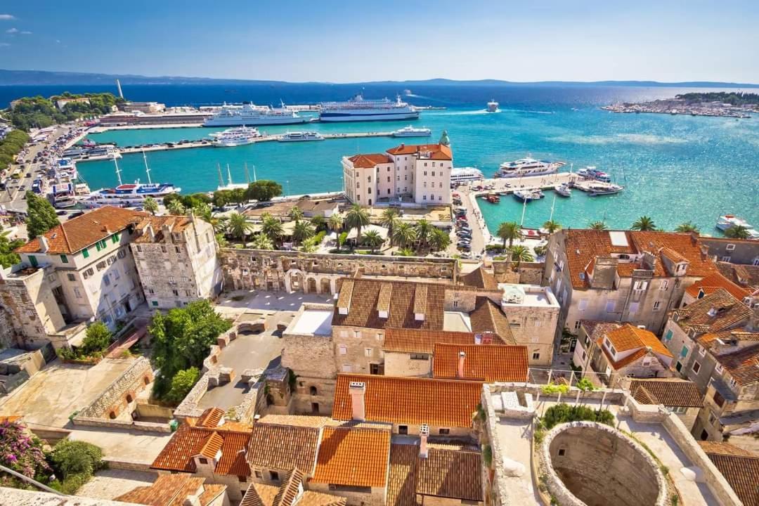 House "Anno 1881"-Center Of Split Apartment Екстериор снимка