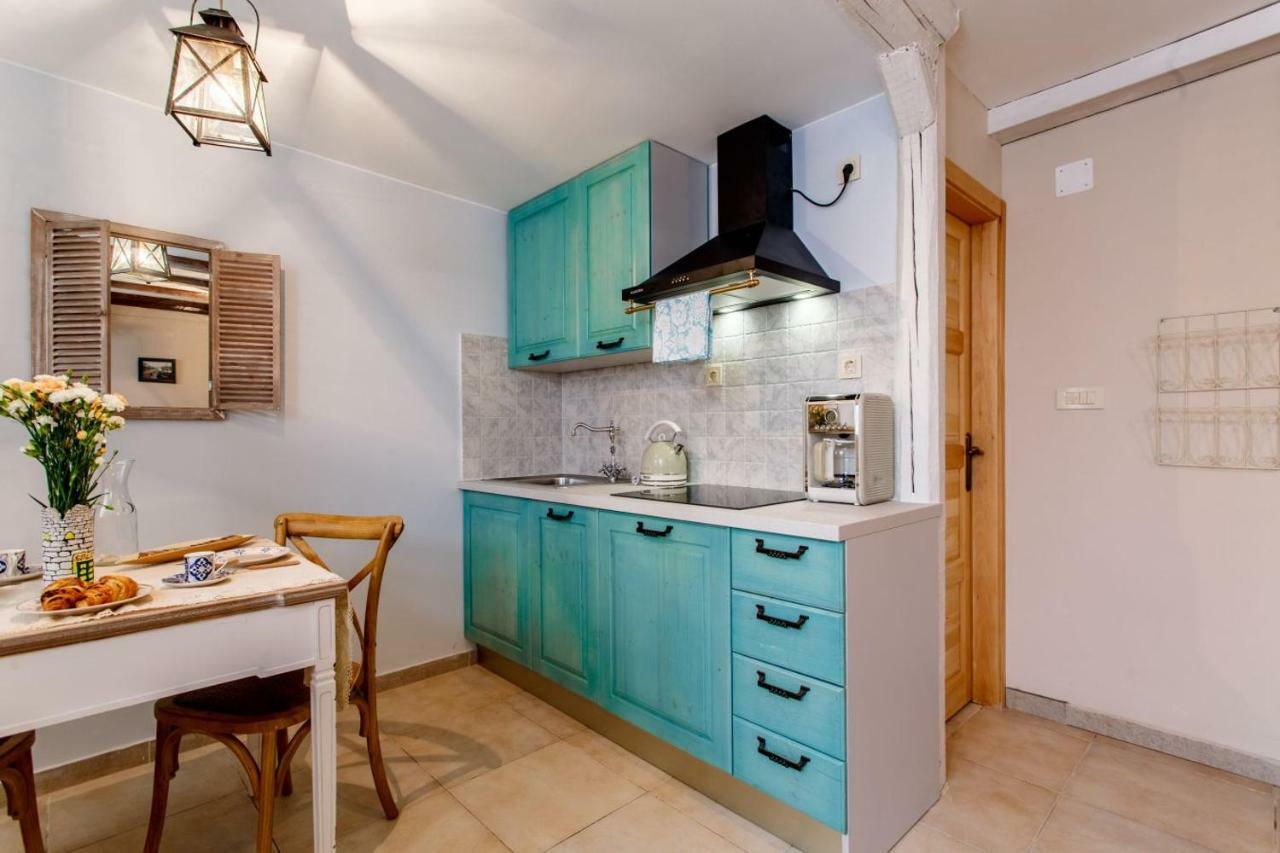 House "Anno 1881"-Center Of Split Apartment Екстериор снимка