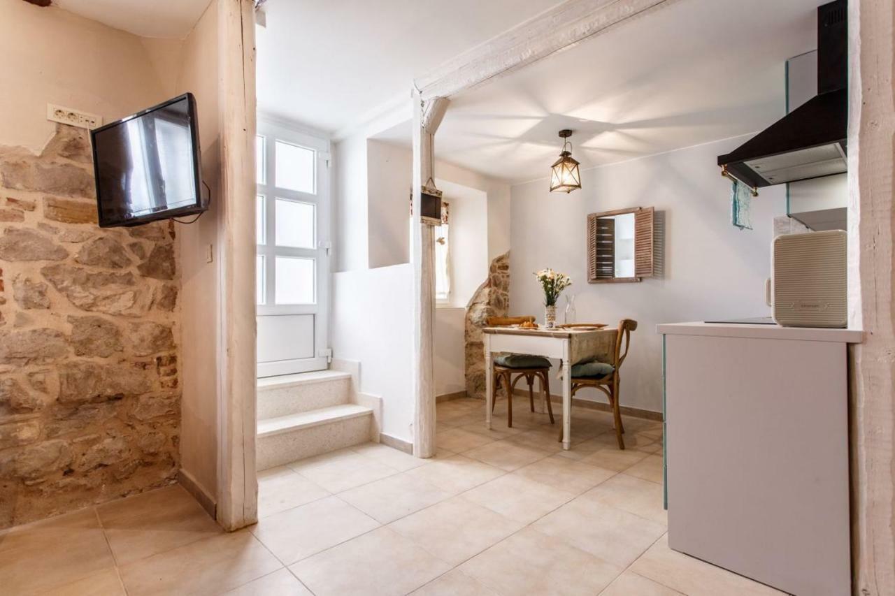 House "Anno 1881"-Center Of Split Apartment Екстериор снимка